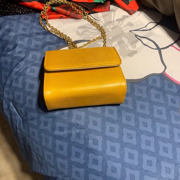 Vintage Gold Shoulder Bag - Picture 6 of 16